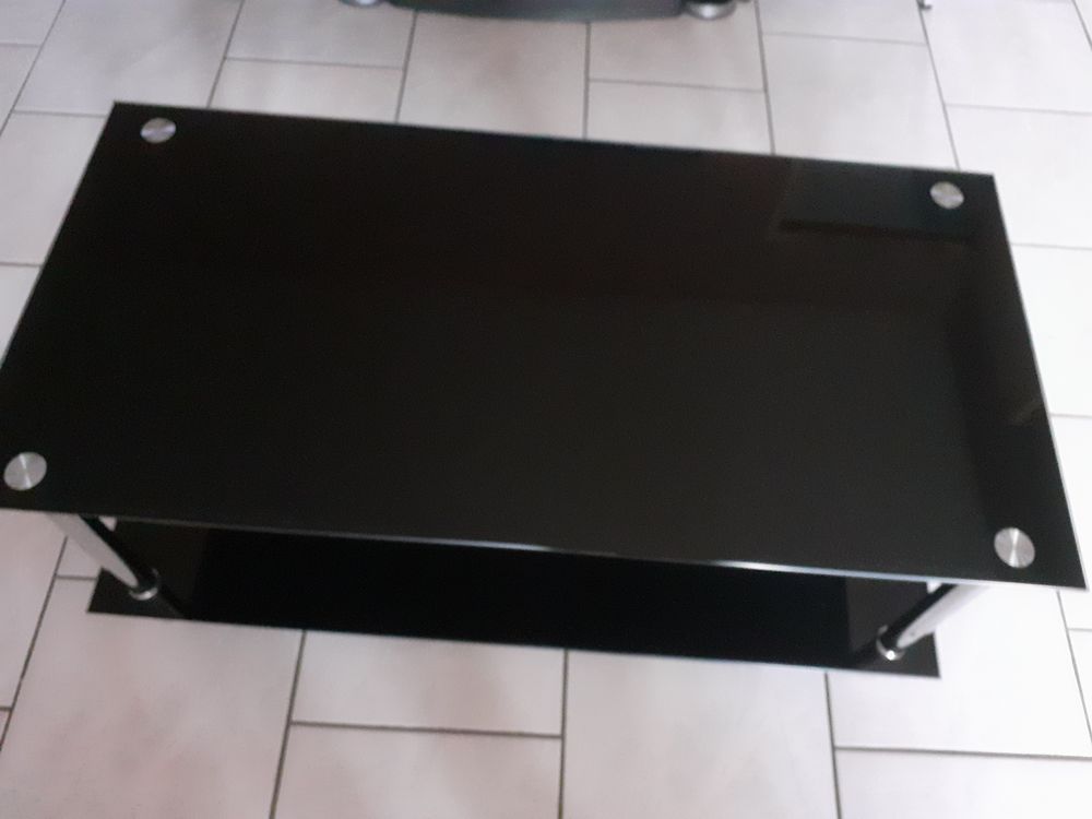 Table basse noire rectangulaire en verre et m&eacute;tal 100x50 cm. Meubles