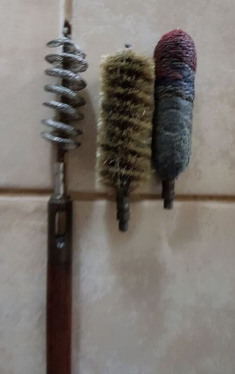 vintage  baguettes bois nettoyage fusil. + 3 brosses diam�t 10 Marseille 9 (13)