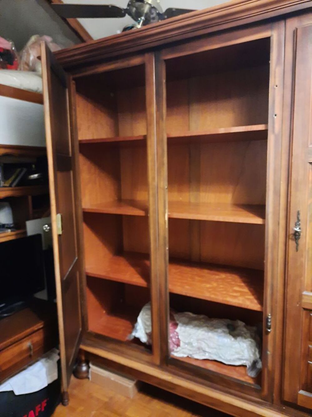 Armoire massif Meubles