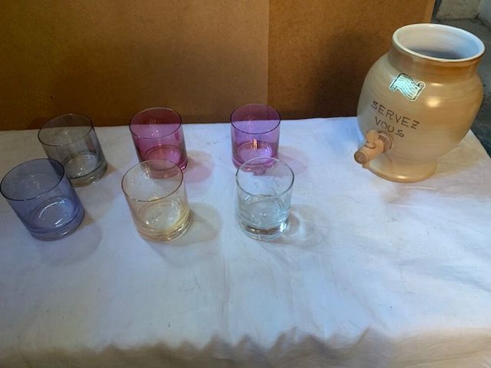 verres couleur / pot en gr&egrave;s Cuisine