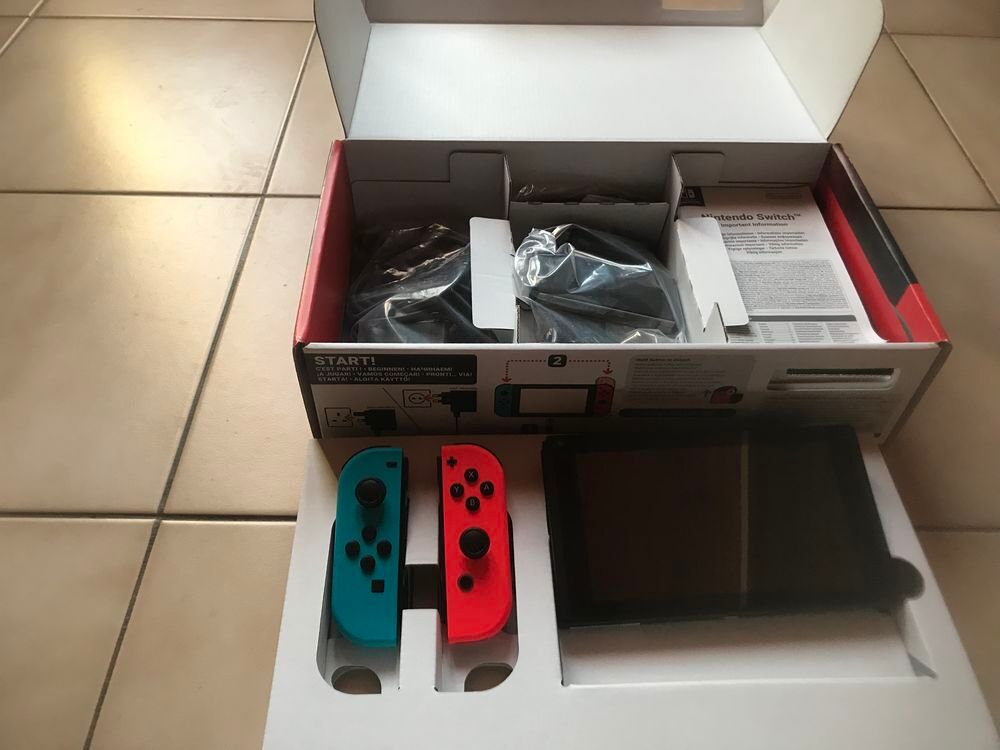 switch v2 avec sa puce int&eacute;gr&eacute; Consoles et jeux vidéos