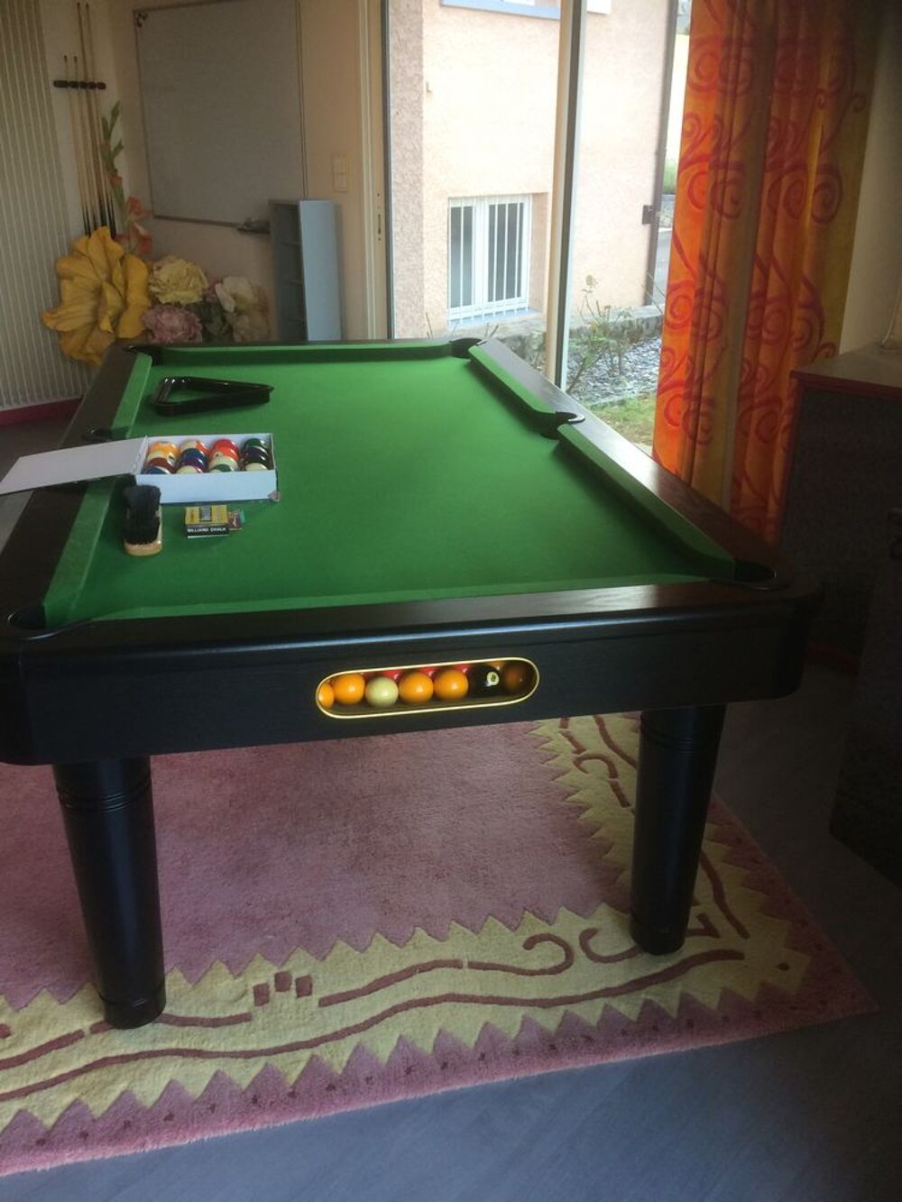 Billard type New Look pieds carr&eacute;s noir peu servi bon &eacute;tat Jeux / jouets