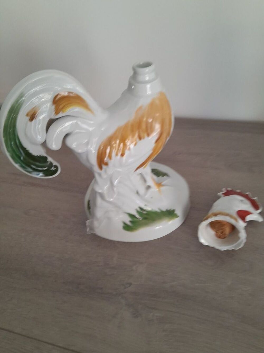 UN COQ EN PORCELAINE 0,70 cl haute 30 cm TEL 0627473514 