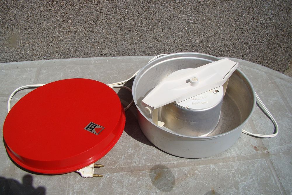 Sorbeti&egrave;re SEB - vintage ann&eacute;es 1970
Electroménager