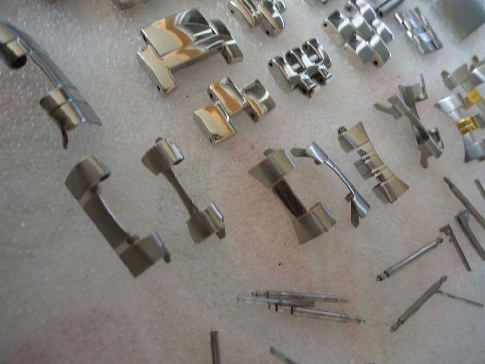 lot de fermoir de broutilles tout pour repare bracelet de mo Bijoux et montres