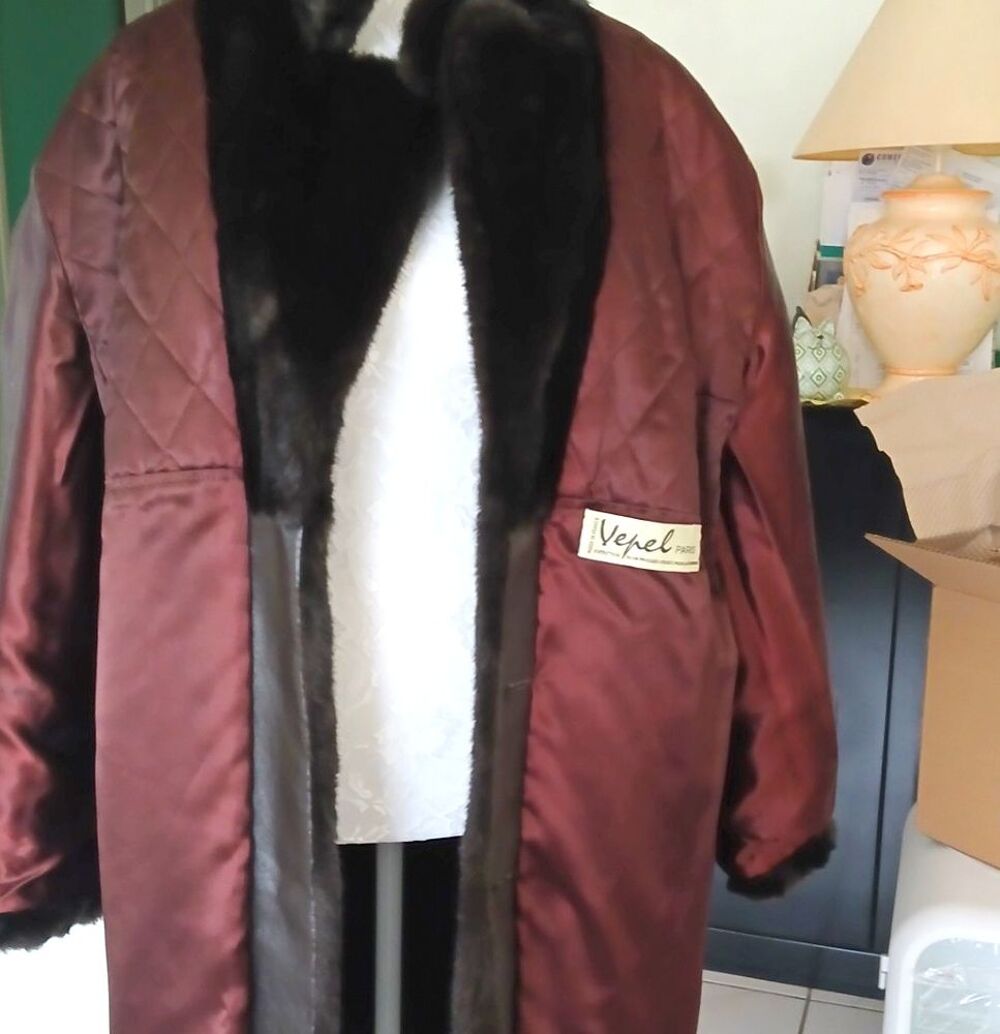 Manteau femme - Fausse fourrure noire taille 46 / 48 &middot;Tr&egrave;s Vêtements