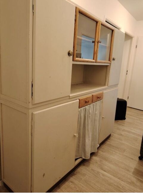 Buffet vintage 0 Mont�vrain (77)