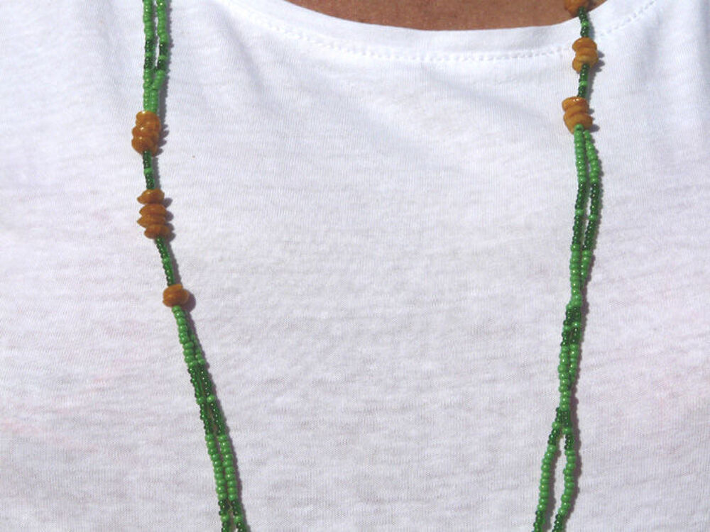 Collier Ethiopien de perles et coques naturelles ann&eacute;es 70's Bijoux et montres