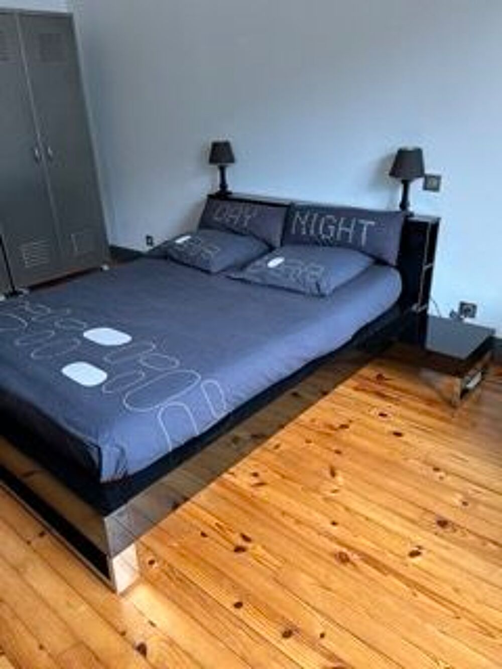 Lit avec t&ecirc;te de lit et console Meubles