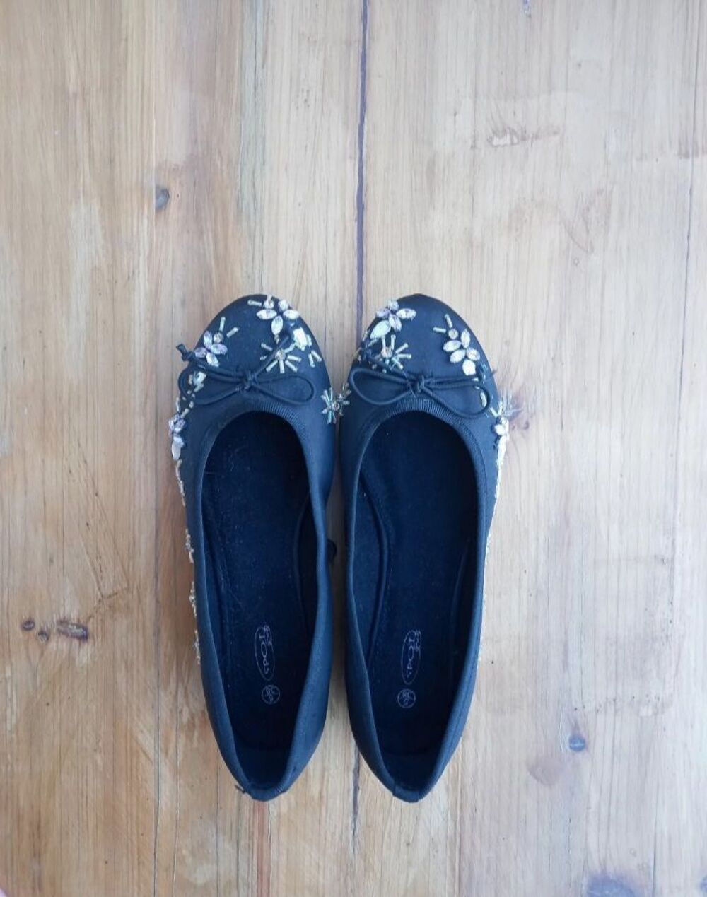 Ballerines noires &agrave; fleurs taille 38 Chaussures