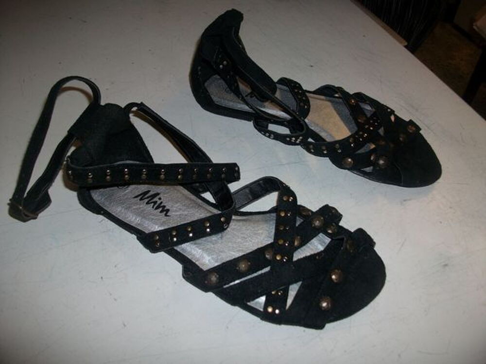 Paires de Sandales crois&eacute;es Noir pt 38-neuves- &agrave; 5  Chaussures