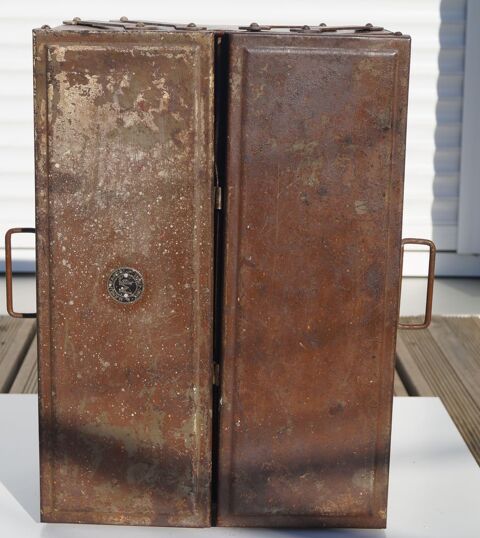 CAISSE A OUTILS VINTAGE MANUFRANCE 25 Besan�on (25)