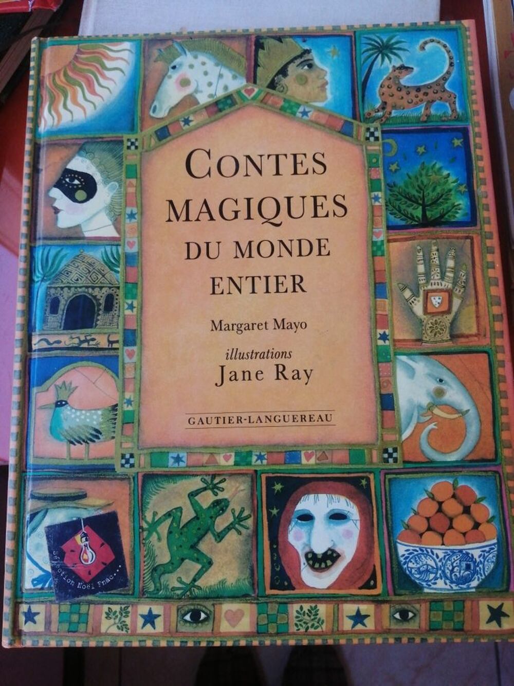 Contes magiques du mon entier 8 Livres et BD