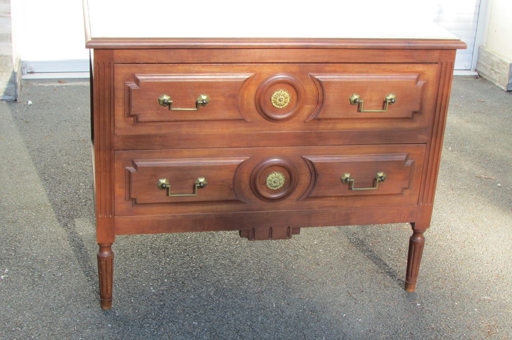 Commode sauteuse parisienne, 2 tiroirs ,style Louis XVI Meubles