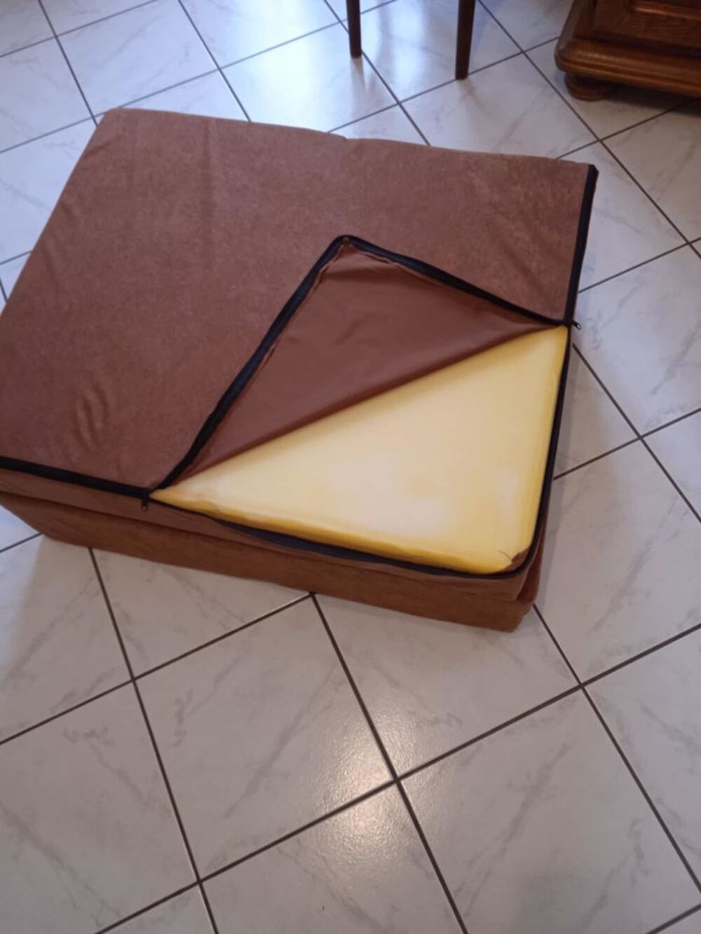 Pouf , lit fa&ccedil;on futon Meubles