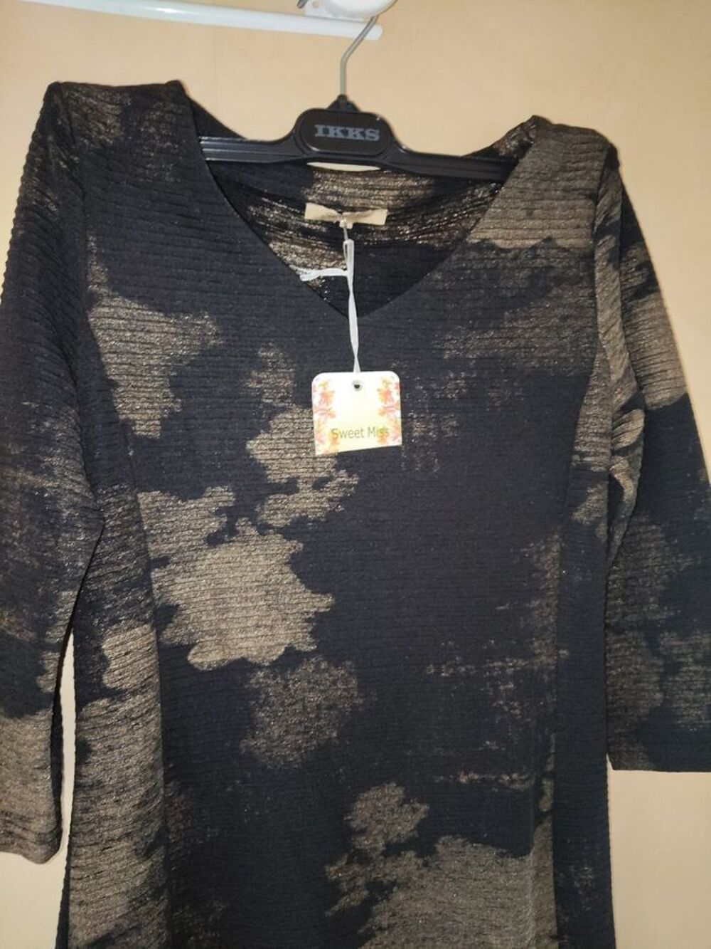 Robe neuve TAILLE 36 Vêtements