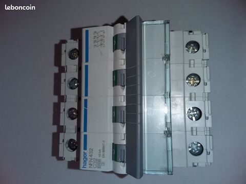Hager - Disjoncteur 4P 6-10kA courbe C - 32A Réf : NFN432 40 Serres-Castet (64)