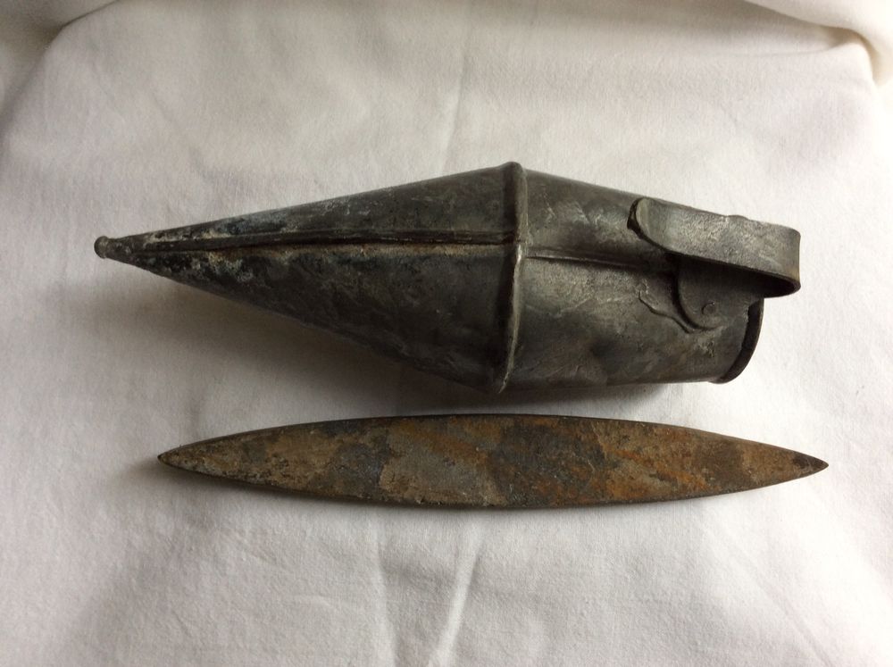Coffin ou &eacute;tui &agrave; pierre &agrave; faux en zinc avec sa pierre 