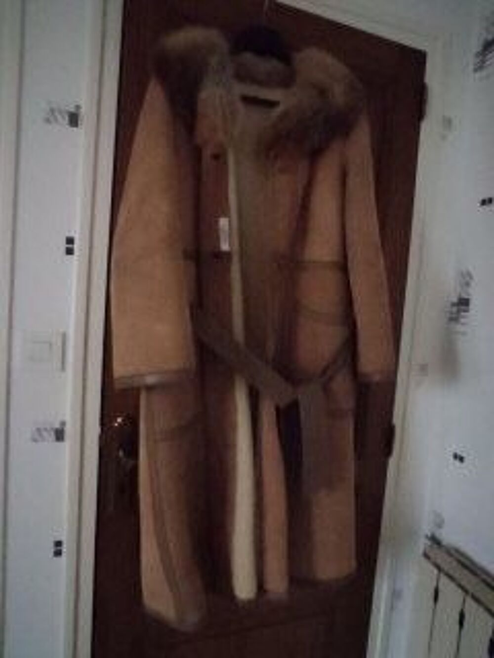 Manteau fourrure excellent &eacute;tat. Vêtements