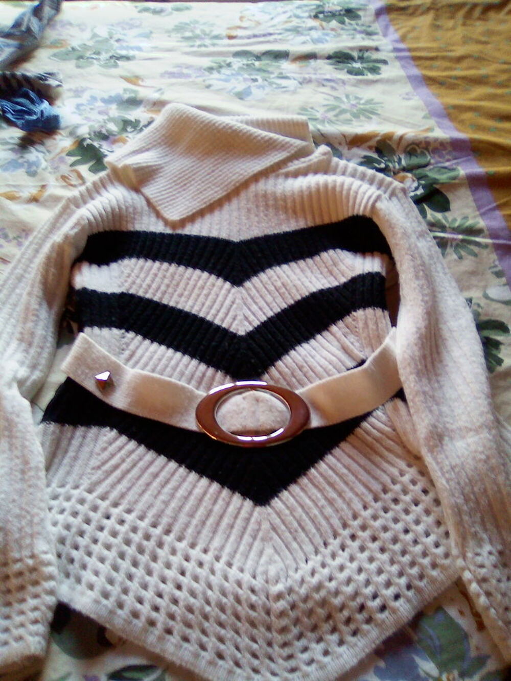 pull grand col Vêtements