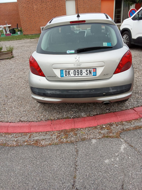 Peugeot 207 1.6 HDi 16v 110ch FAP Premium