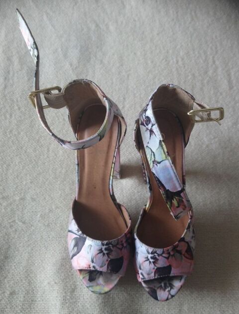 Chaussures ATMOSPHERE Fleurs 9 La Courneuve (93)