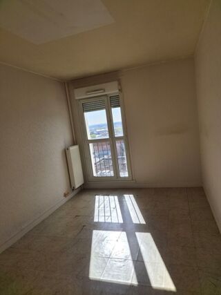  Appartement à louer 5 pièces 10 m² Garges-lès-gonesse