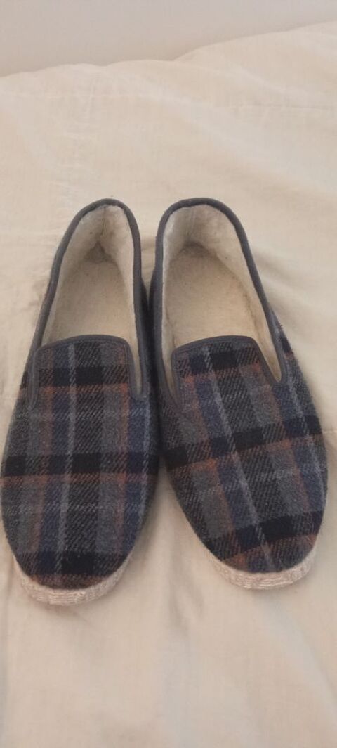Chaussons pantoufles charentaises 6 Paris 19 (75)