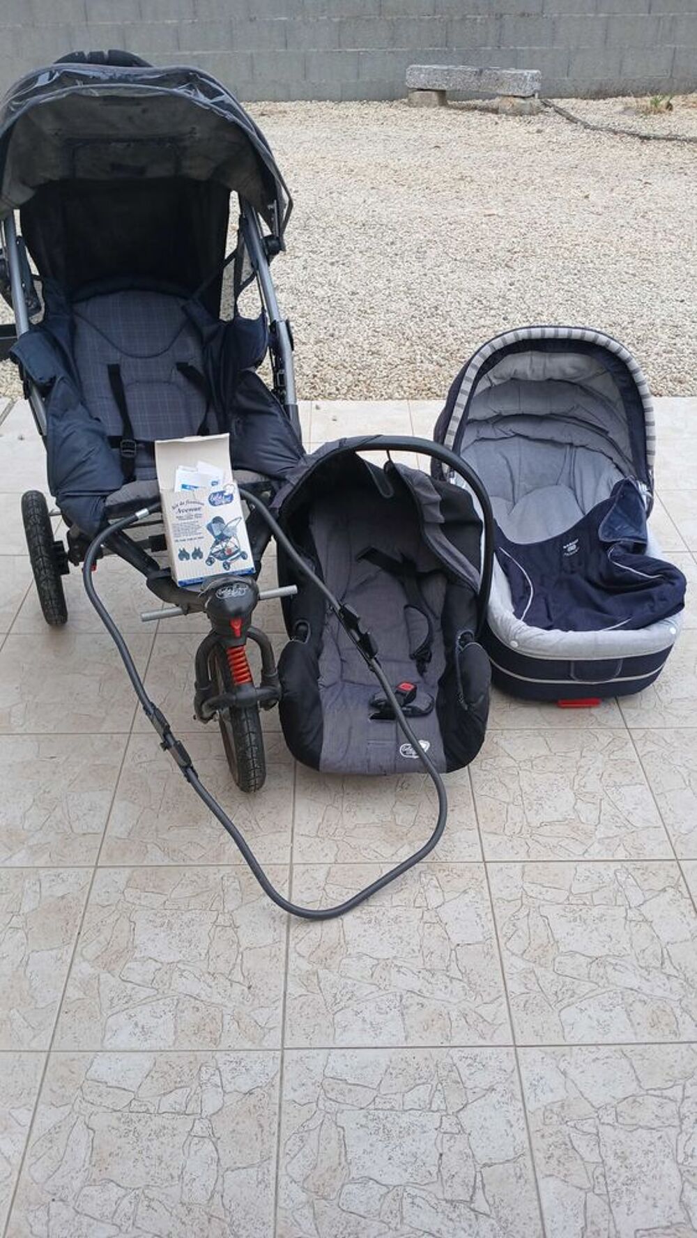 combine poussette,landeau,cosy escamotable Puériculture