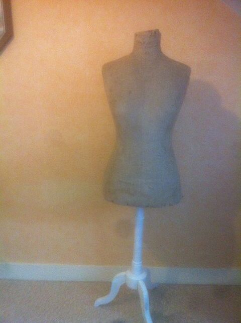 mannequin  sur piedbuste de femme an 50/60 STOKMAN 100 Vend�me (41)