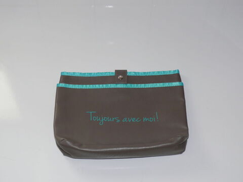 Pochette beaut  1 Saintes (17)