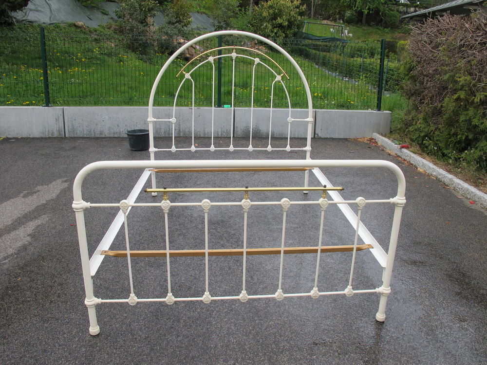 lit romantique cuivre 140 x 190 Meubles