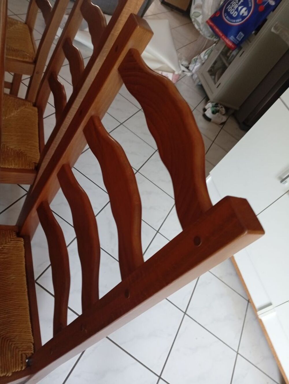 Buffet vaisselier et table et 6 chaises Meubles