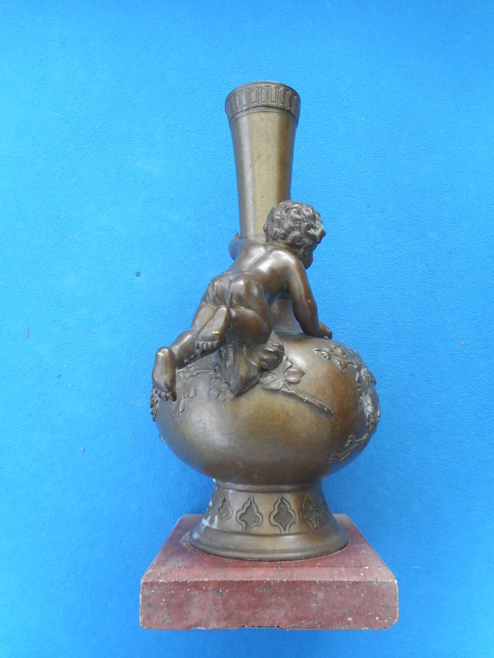 Vase en bronze &agrave; ch&eacute;rubin Décoration