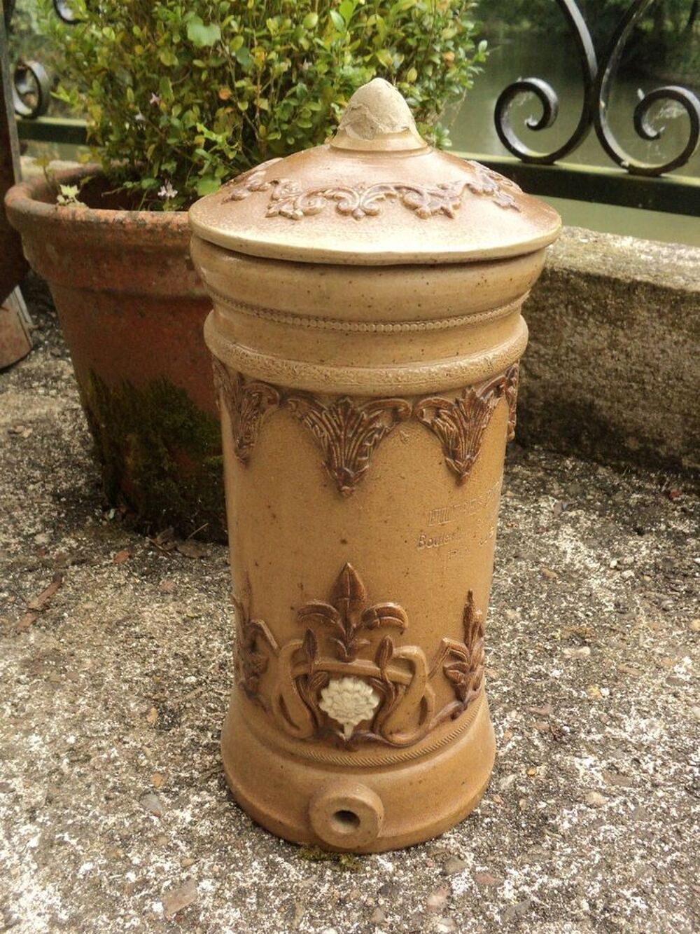 Ancienne Fontaine Filtre &agrave; Eau en Gr&egrave;s XIX&egrave;me. Décoration