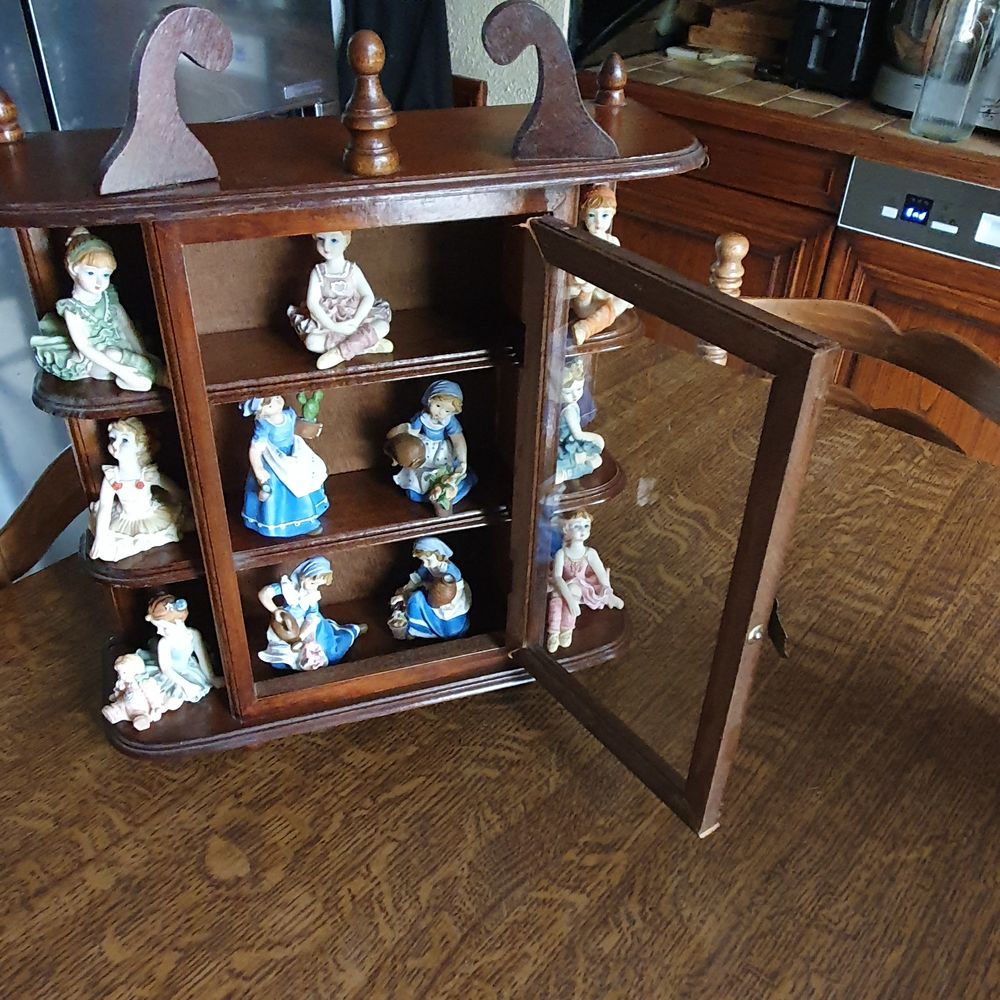 Etag&egrave;re + Figurines Décoration