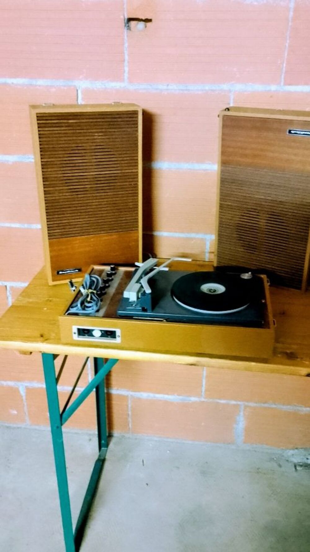 Tourne disque portable, marque Brand. Audio et hifi