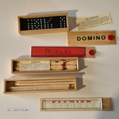 Bois en bois naturel, 1 jeu de mikado, 1 jeu de domino, et 8 18 Saumur (49)