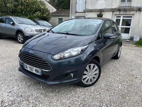 Ford fiesta - 4 CYLINDRES - DISTRIBUTION + POMPE &Ag