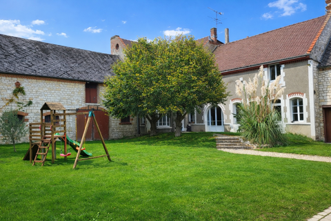   Corps de ferme r�nov� 285m2 ? D�pendances & fort potentiel Maison - 12 pi�ce(s) - 285 m�