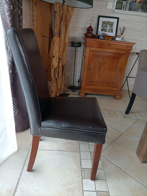 CHAISE HAUTE SALLE A MANGER 250 Cantenay-pinard (49)