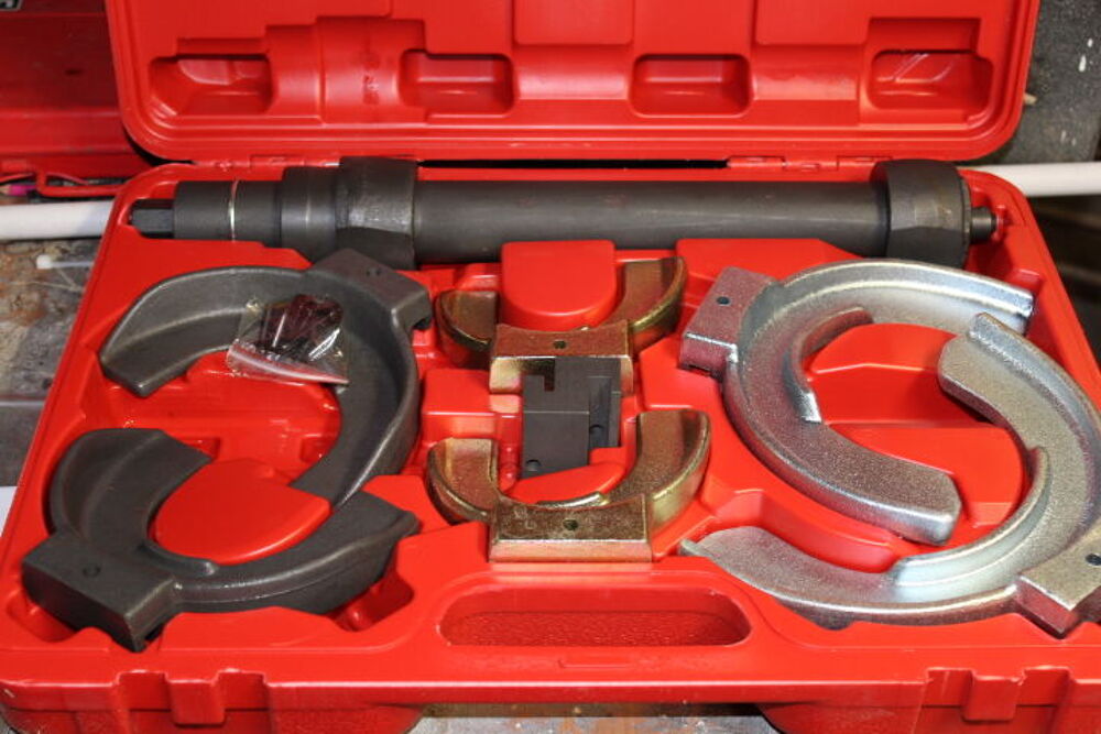   Compresseur de ressorts pour amortisseurs 