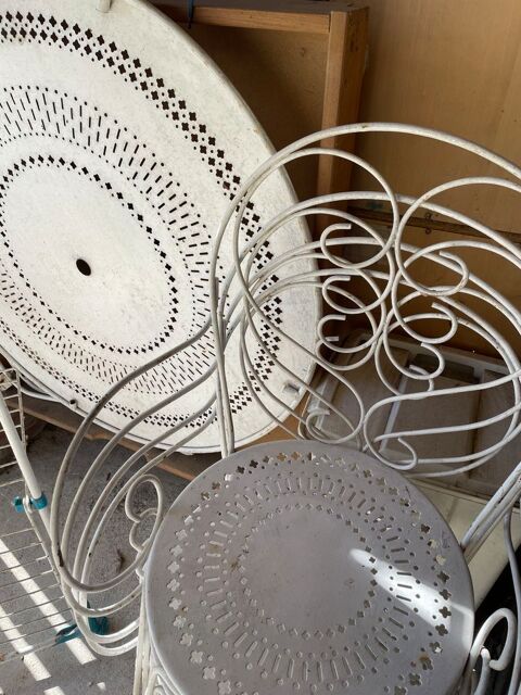 Salon de jardin romantique blanc 350 La Neuville-au-Pont (51)