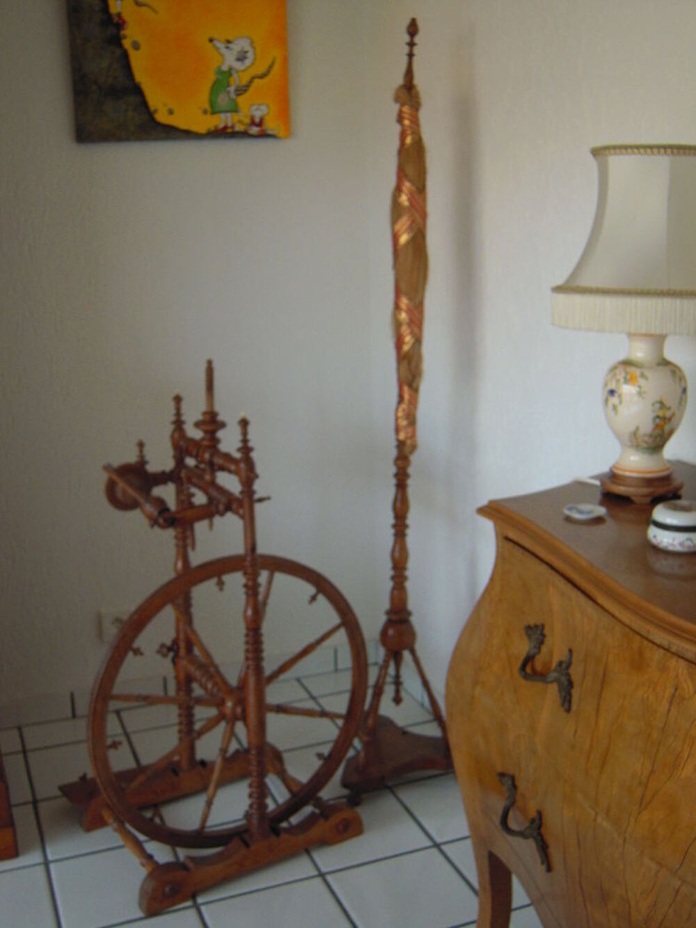 Rouet ancien avec quenouille 