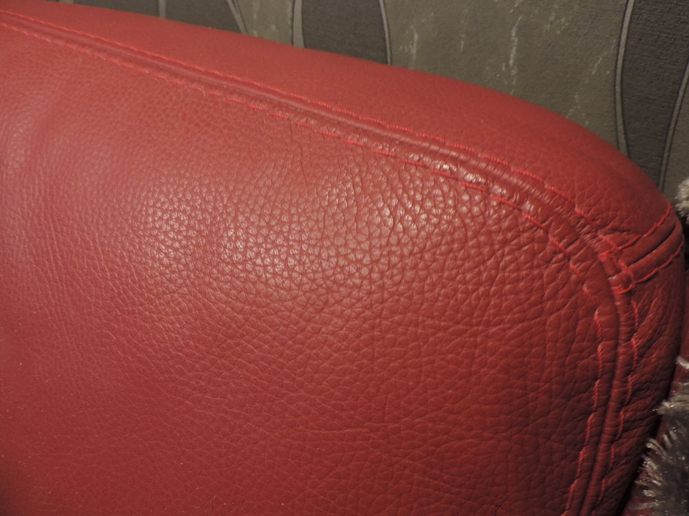 CANAPE CUIR ROUGE 2-3 places Meubles