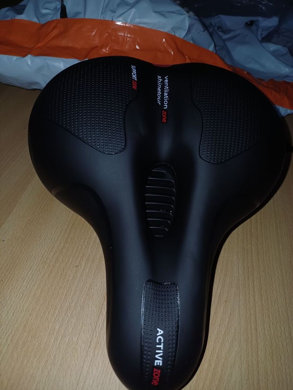2 selles nuage neuves encore emball&eacute;es Sports