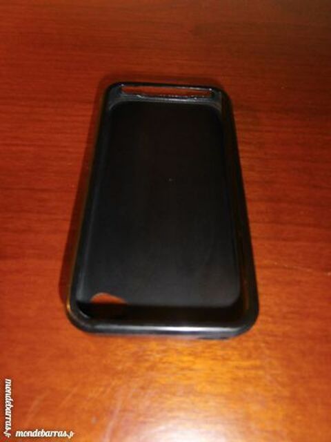 Coque souple noire (26) 5 Tours (37)