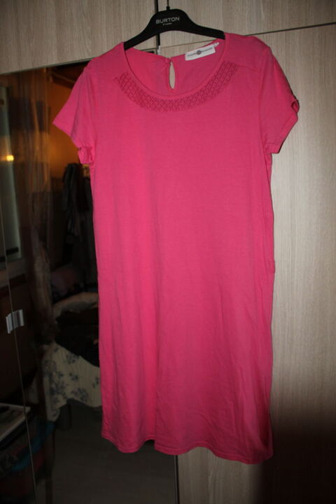 Robe d'�t� G�rard Pasquier rose fuschia taille L
5 Monceaux (60)