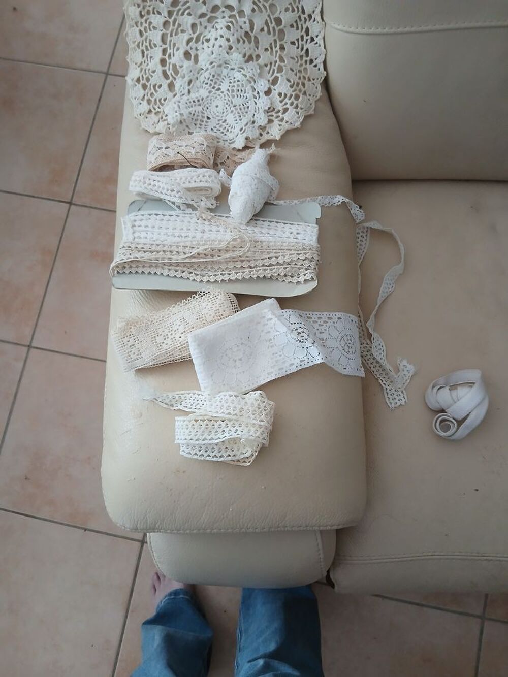 Broderie, lot d'articles Décoration