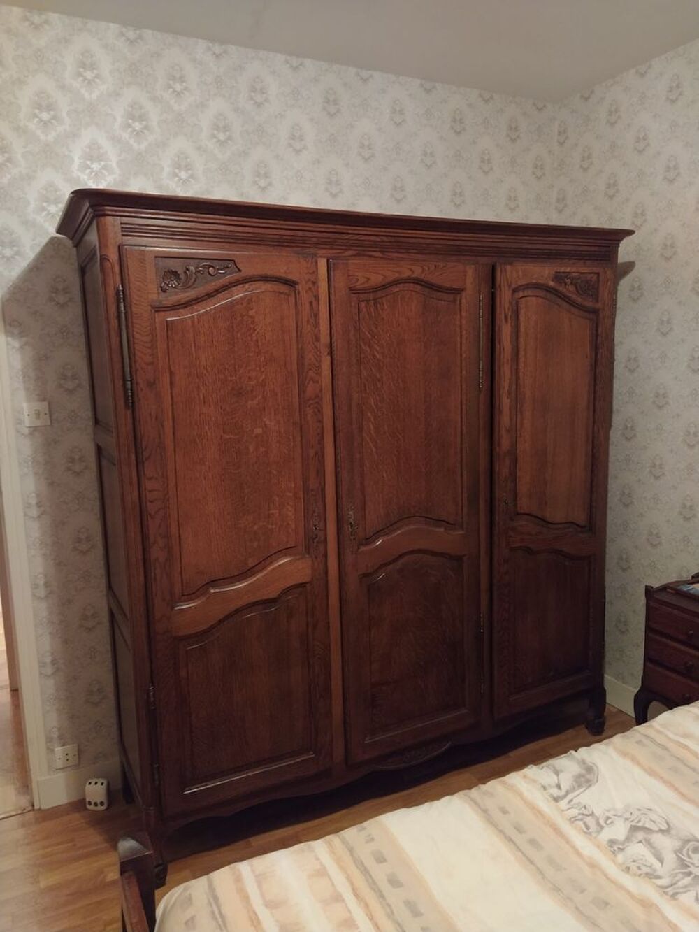 Meubles de chambres lit double + armoire + 2 tables de nuit Meubles